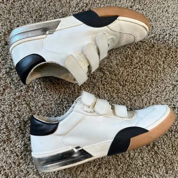 Dolce Vita Zina Sneakers - Picture 3 of 6